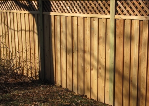 Cedar Board on Board Fence with Lattice Topper